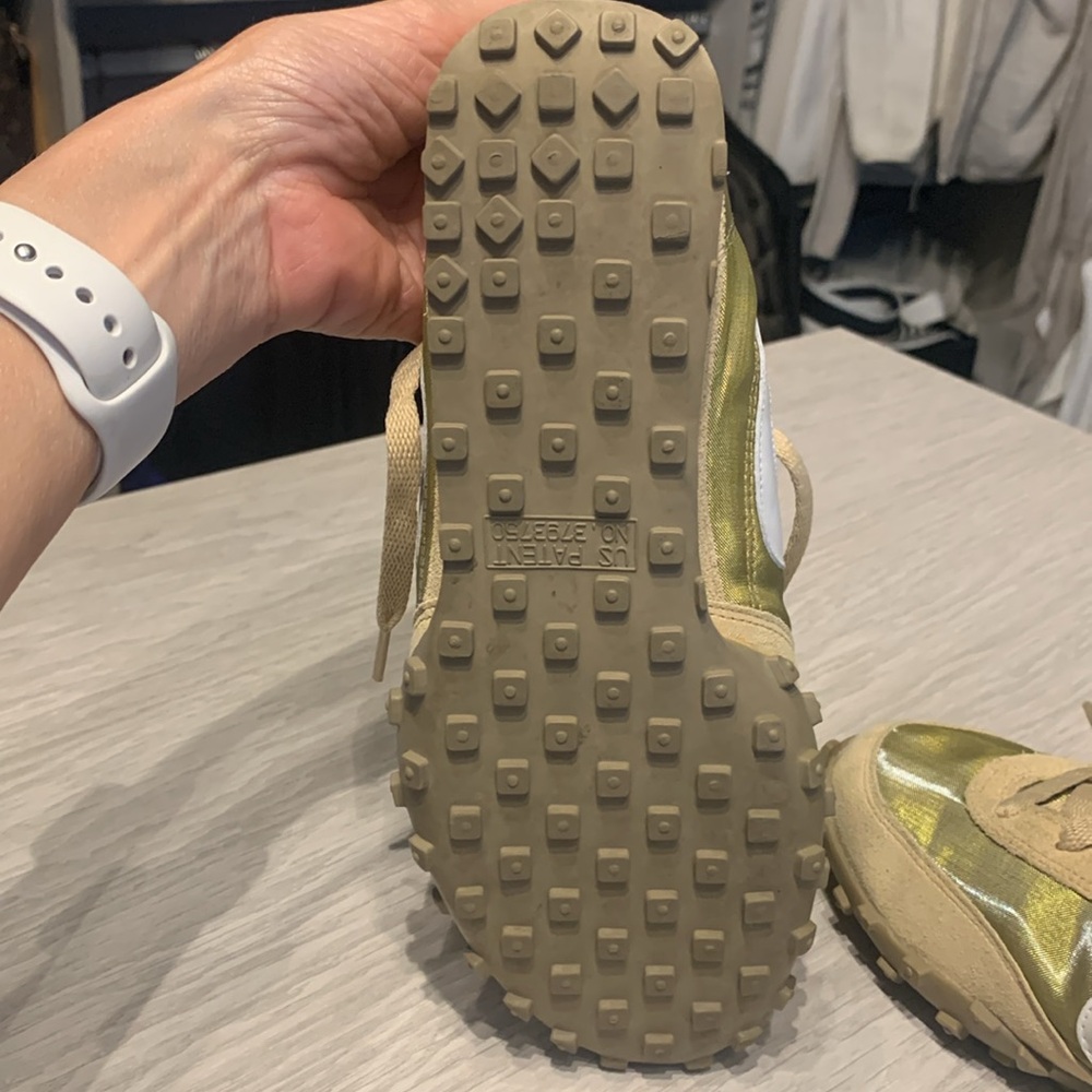 Nike Vintage Waffle Racer.Collectors Item. Size 7.5. Metallic Gold with White. - Picture 10 of 10